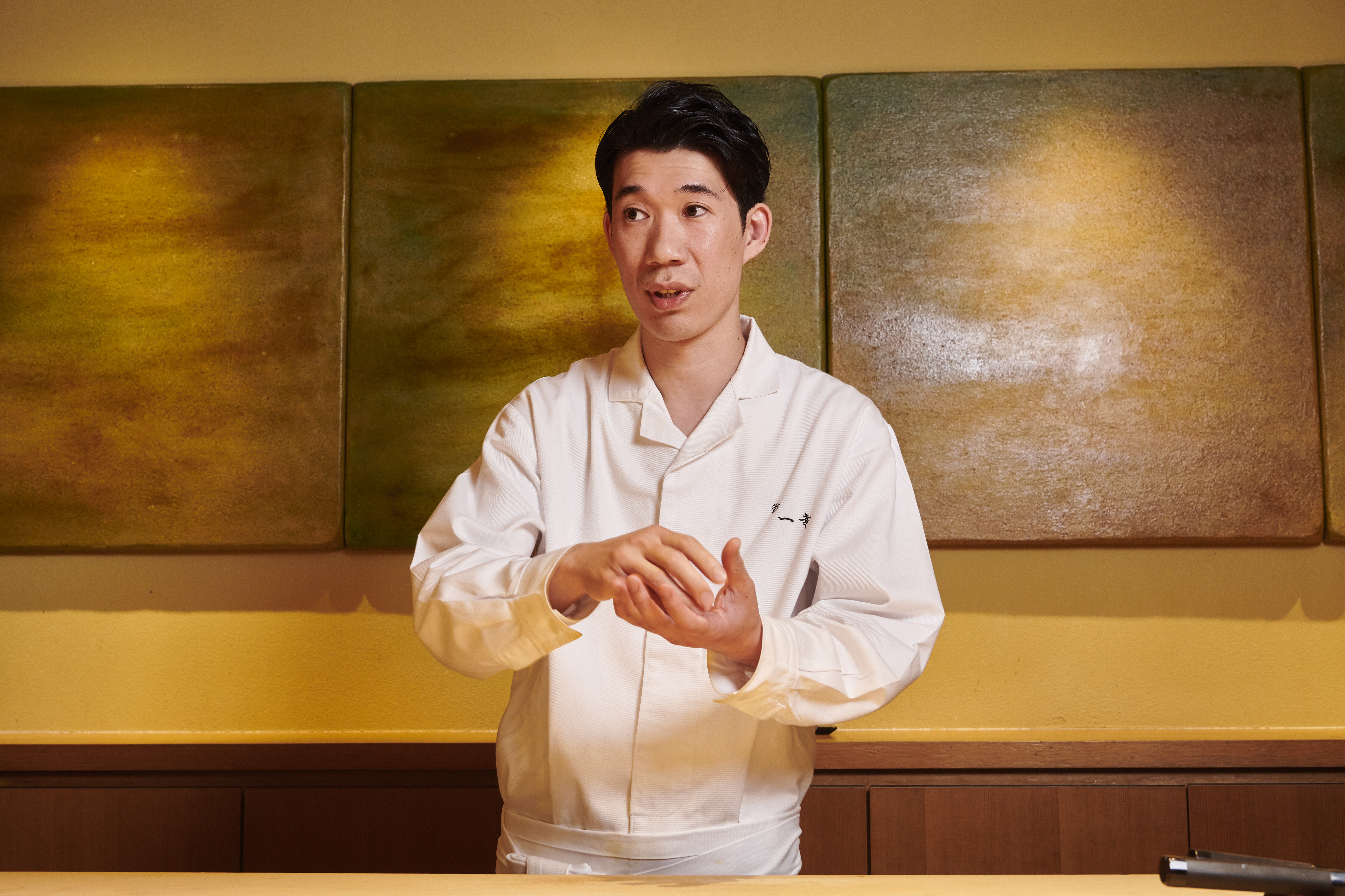 日当を手に東京で食べ歩き。その衝撃に、店の玄関で倒れてしまっ