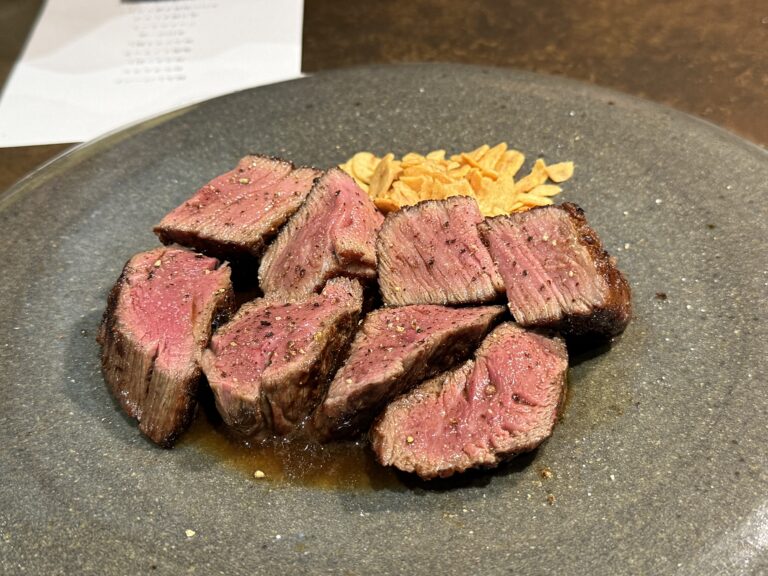 一皿ごとに肉の輪郭が解像していく